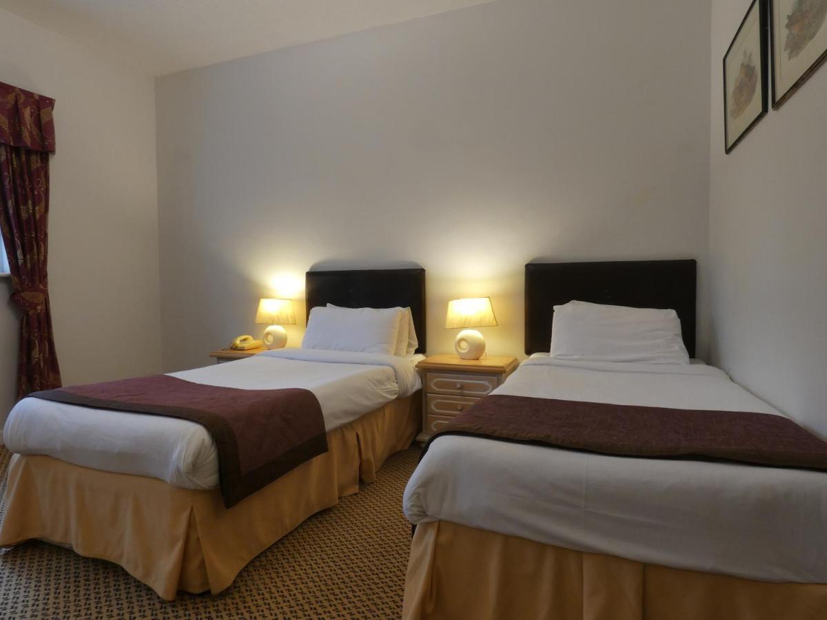 Brook Marston Farm Hotel Sutton Coldfield Bagian luar foto